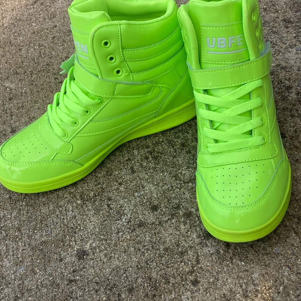 UBFEN Neon Green High-Top Sneakers